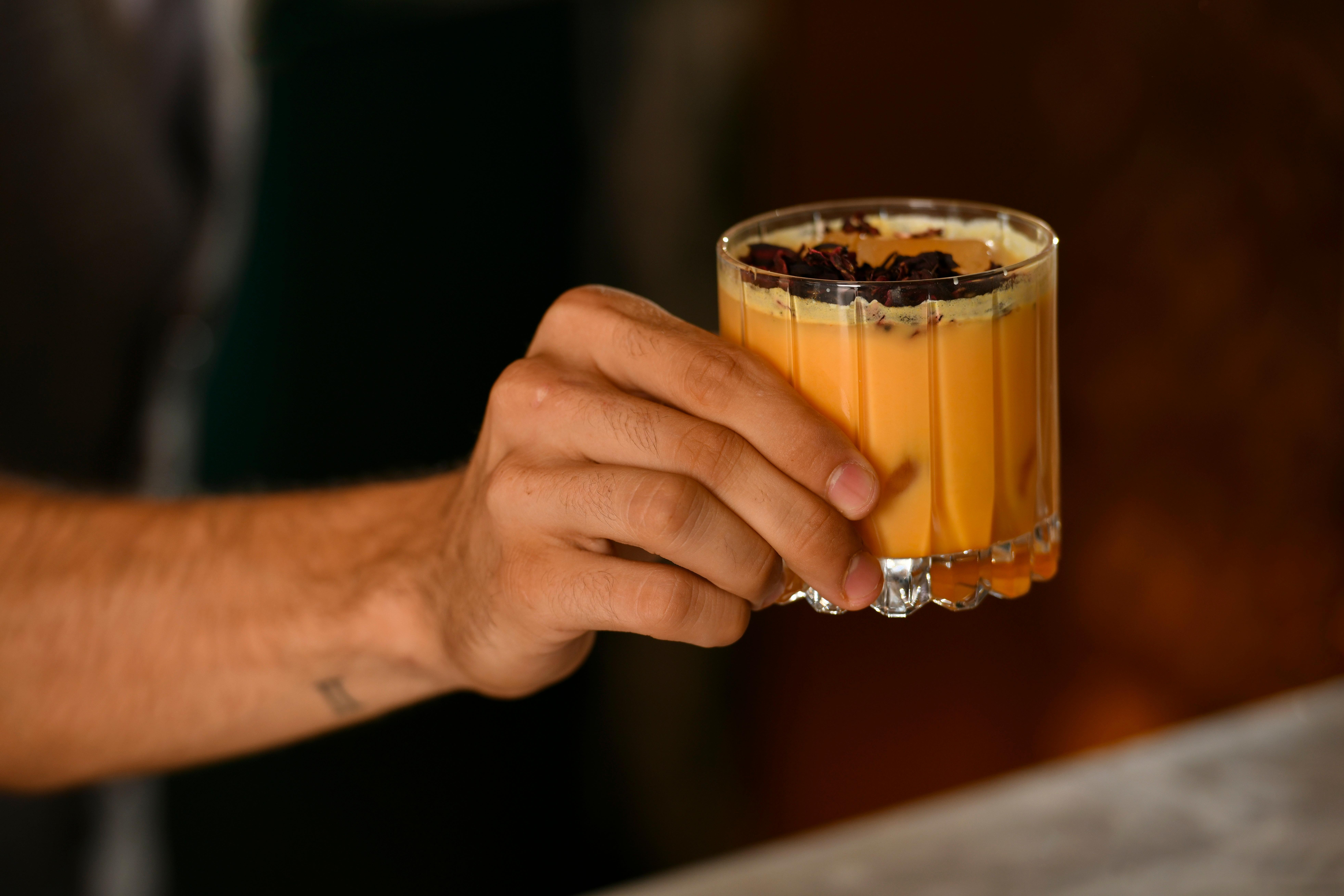 Kimpton Vividora Hotel By Ihg Barcelona Ngoại thất bức ảnh A glass of turmeric milk