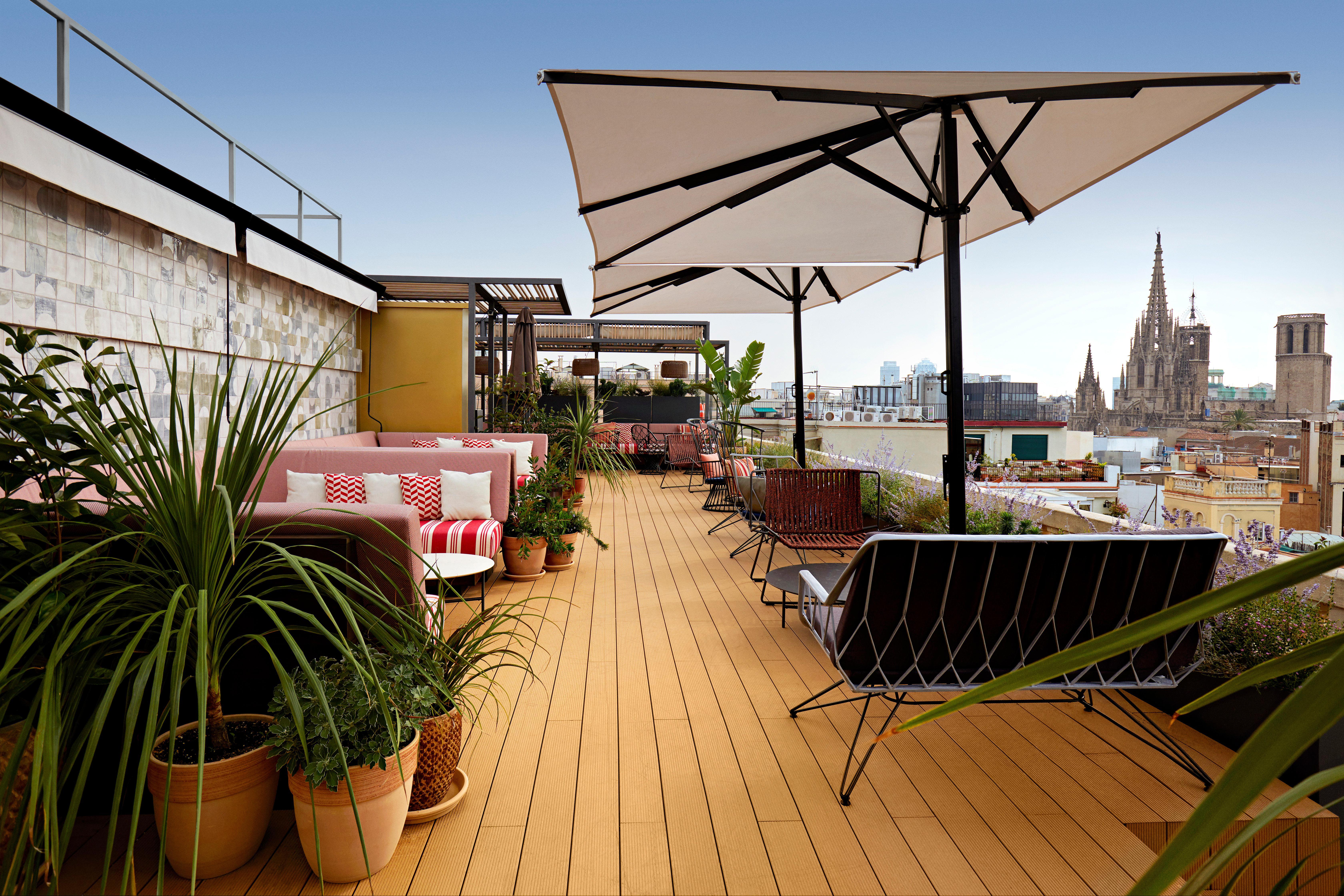 Kimpton Vividora Hotel By Ihg Barcelona Ngoại thất bức ảnh The hotel's rooftop terrace